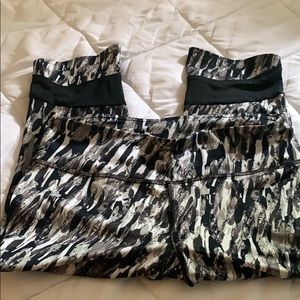 Under Armor Cropped Leggings